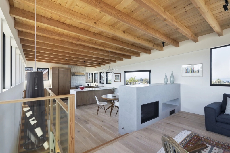 A Reverse Floor Plan and Ocean Views Define This Coastal Home in California