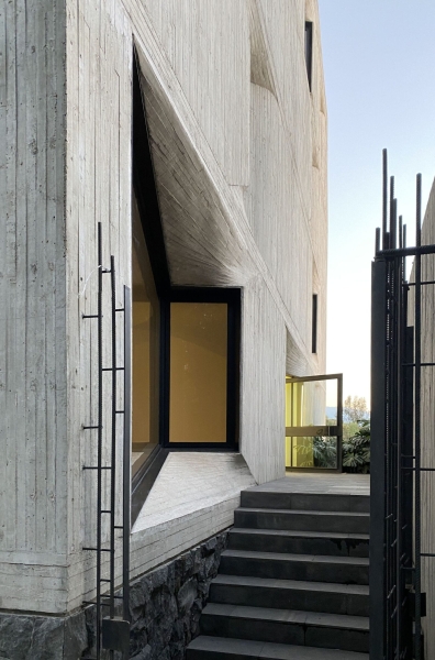 DL1310 Building | Young & Ayata + Michan Architecture