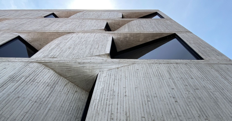 DL1310 Building | Young & Ayata + Michan Architecture