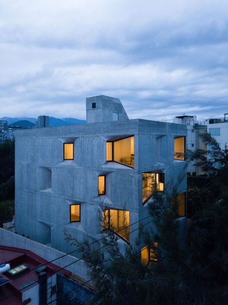 DL1310 Building | Young & Ayata + Michan Architecture