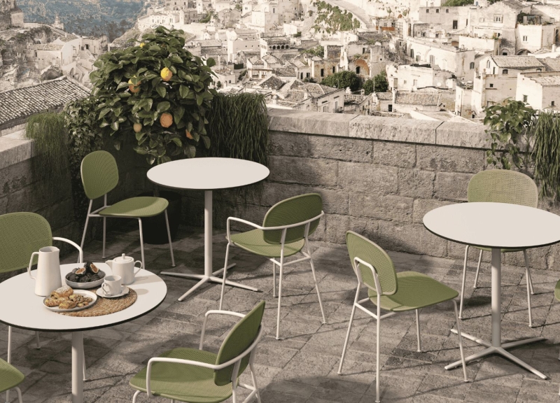 Fluid indoor-outdoor design: infiniti’s versatile approach to products