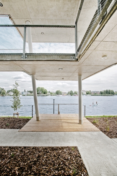 Footbridge on the water Residential Building | LOVE architecture and urbanism