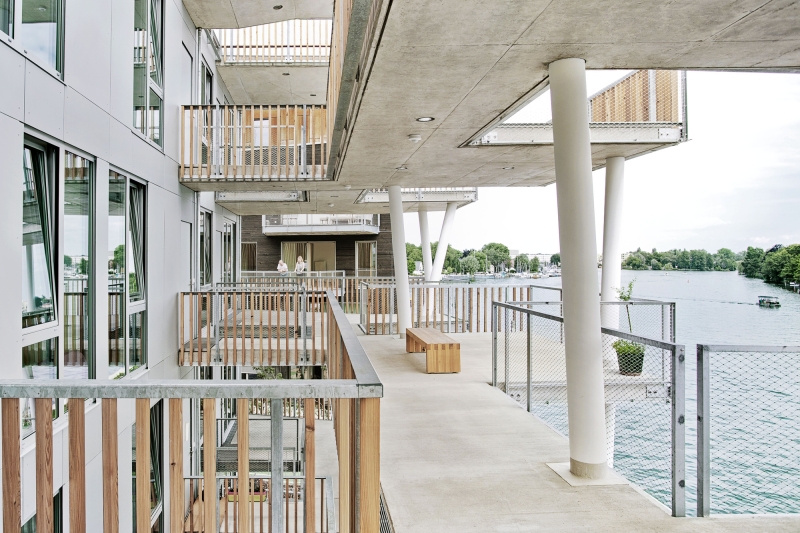 Footbridge on the water Residential Building | LOVE architecture and urbanism