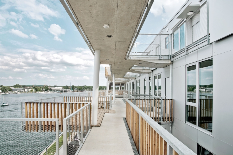 Footbridge on the water Residential Building | LOVE architecture and urbanism