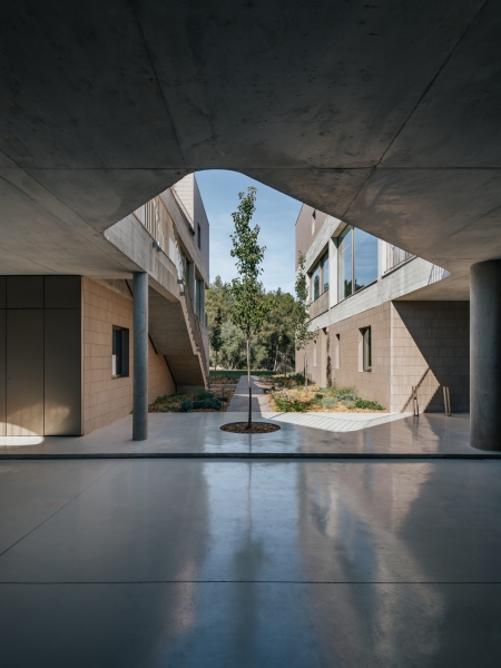 Four Buildings in Avenida Brasil | Aurora Arquitectos + Furo