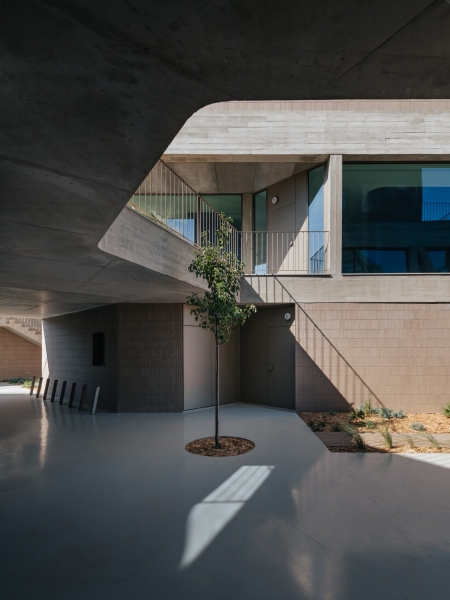 Four Buildings in Avenida Brasil | Aurora Arquitectos + Furo