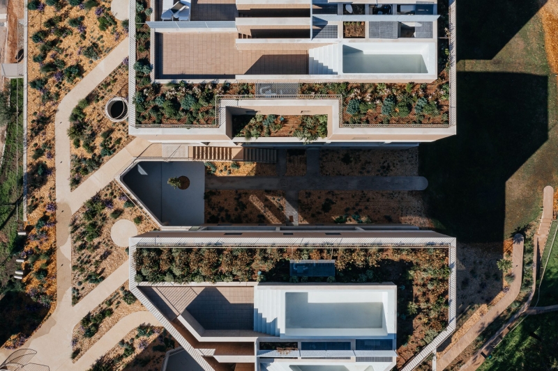 Four Buildings in Avenida Brasil | Aurora Arquitectos + Furo