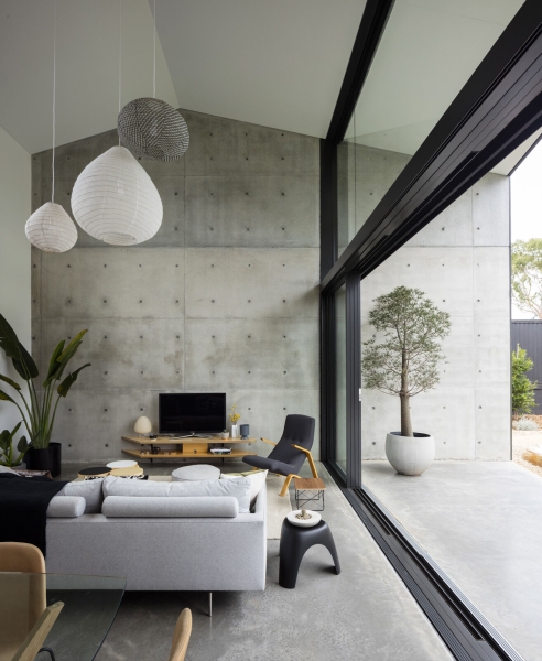 How a Black Metal Extension Turned a 1960s Brick House Into a Light-Filled Modern Home