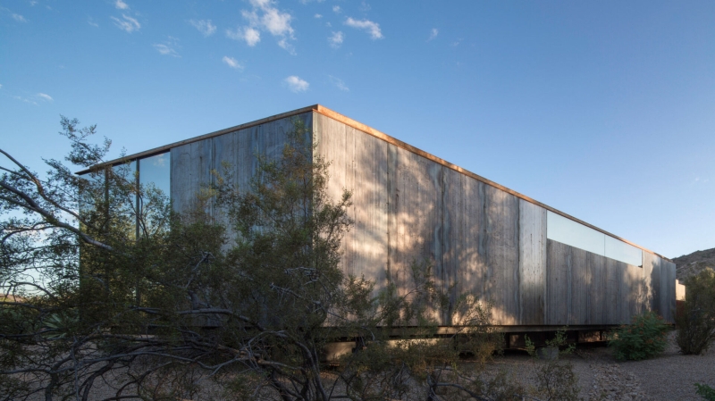 How This Minimal Art Studio Was Designed to Respect the Desert Below