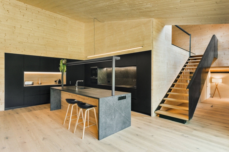 How Traditional Cerdanya Materials Shape This Modern Family Home