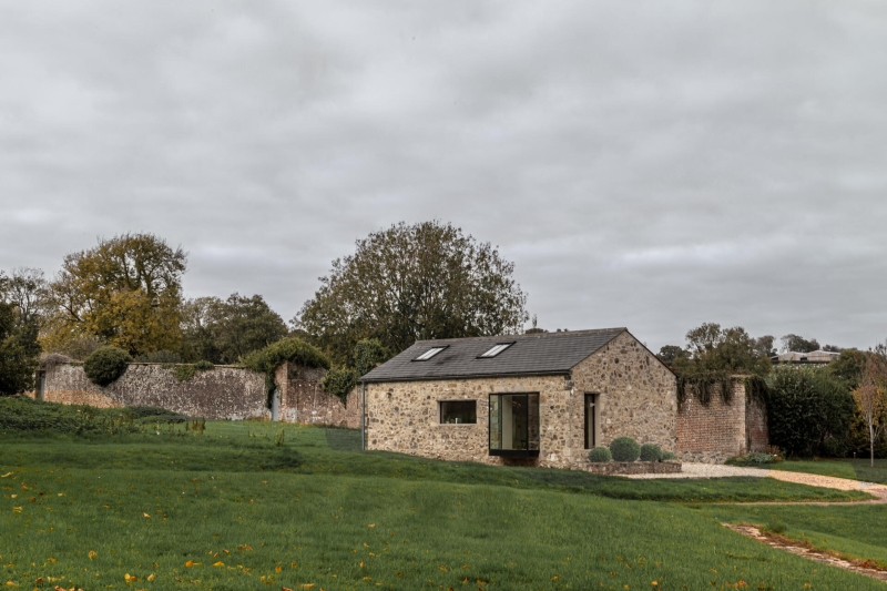 Inside the Pig Sty Turned Contemporary Holiday Stay