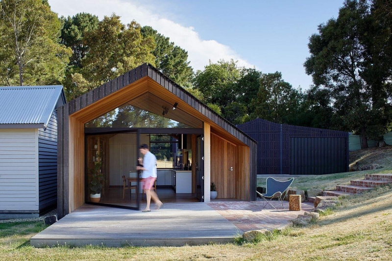 Inspired by Old Shearing Sheds This Rural Home Got a Gabled Timber Addition