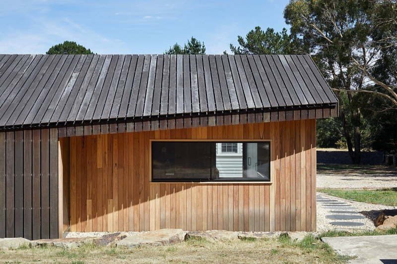 Inspired by Old Shearing Sheds This Rural Home Got a Gabled Timber Addition