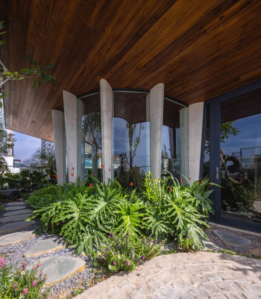 Lym Space: A Building That Grows From a Personal Story