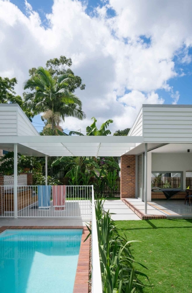 Mid-Century Influence Meets Subtropical Living in This Home