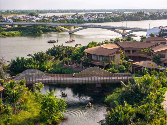 Namia River Retreat | LJ-Group Landscape Architecture + T3 ARCHITECTS