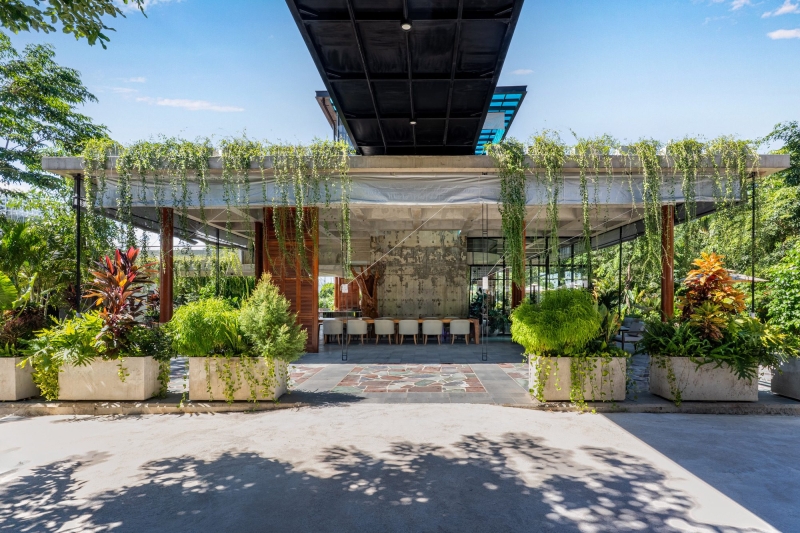 Phum Sambo Café & Eatery | Khoan + Partners