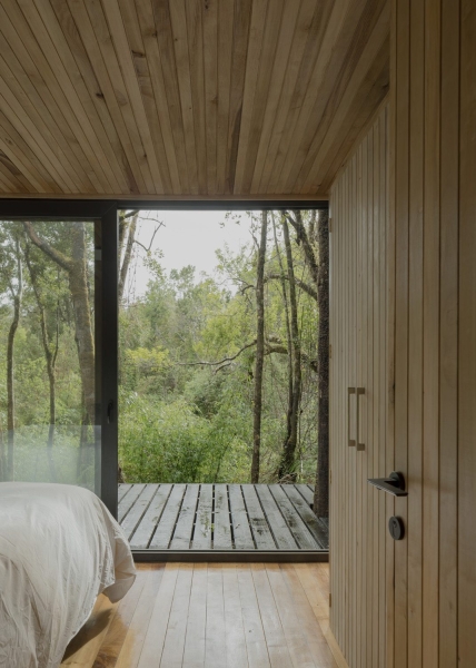 Refugio Calfuco | Tom&aacute;s de Iruarrizaga