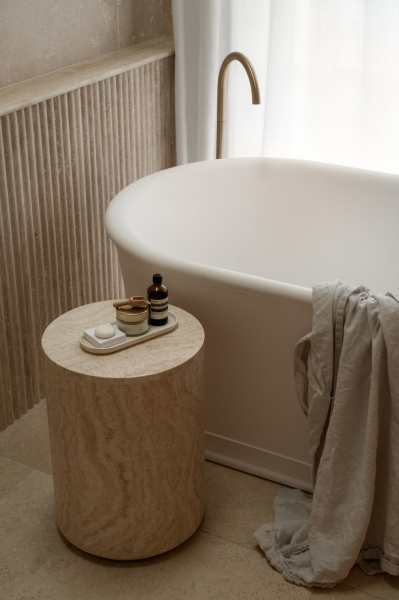 Step Inside the Warm, Minimal Home Inspired by Mediterranean Vacations