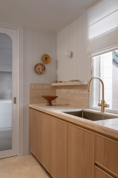 Step Inside the Warm, Minimal Home Inspired by Mediterranean Vacations