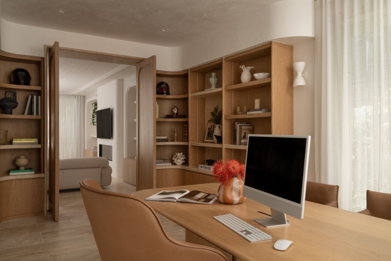 Step Inside the Warm, Minimal Home Inspired by Mediterranean Vacations