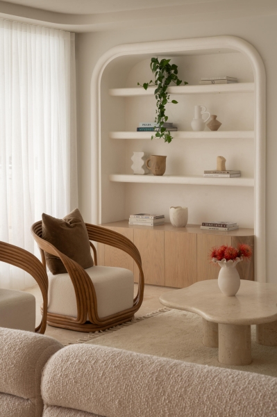 Step Inside the Warm, Minimal Home Inspired by Mediterranean Vacations