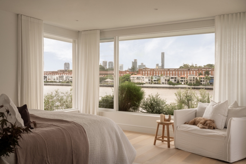 Step Inside the Warm, Minimal Home Inspired by Mediterranean Vacations