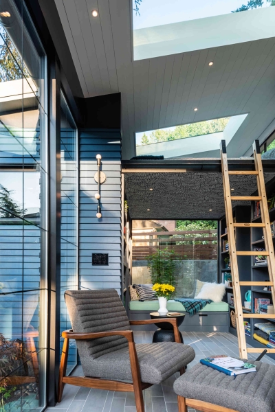 This Backyard Reading Shed Includes a Loft Bed and a Wallpapered Ceiling