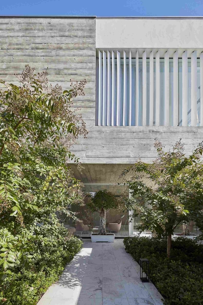 This Contemporary Home Was Designed to Feel Both Grand and Effortlessly Relaxed