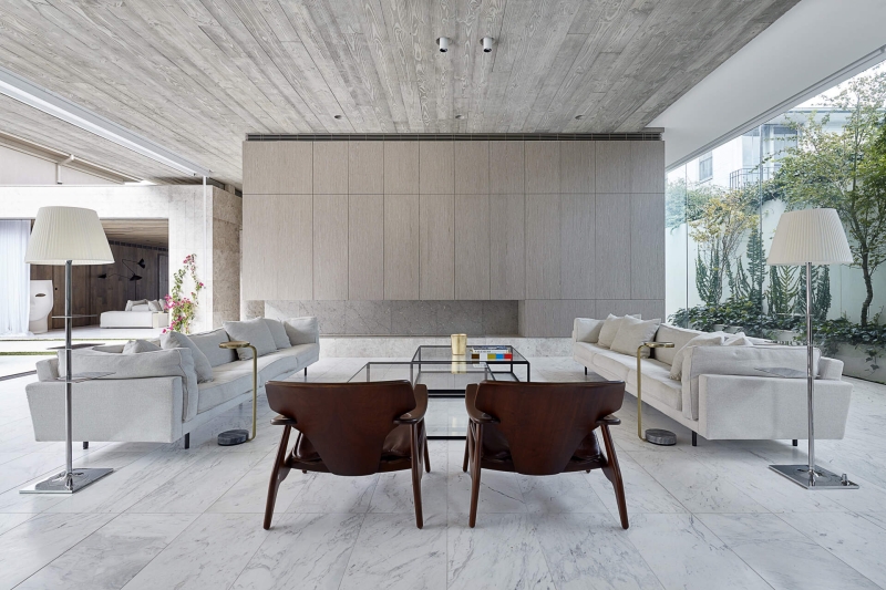 This Contemporary Home Was Designed to Feel Both Grand and Effortlessly Relaxed
