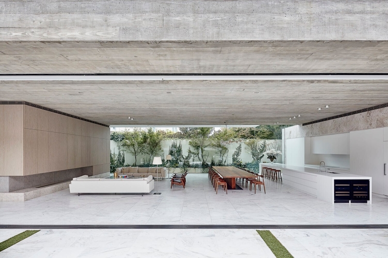 This Contemporary Home Was Designed to Feel Both Grand and Effortlessly Relaxed