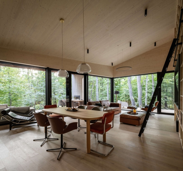 This Forest Home Took Years to Begin and Just Months to Complete