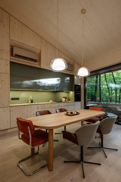 This Forest Home Took Years to Begin and Just Months to Complete
