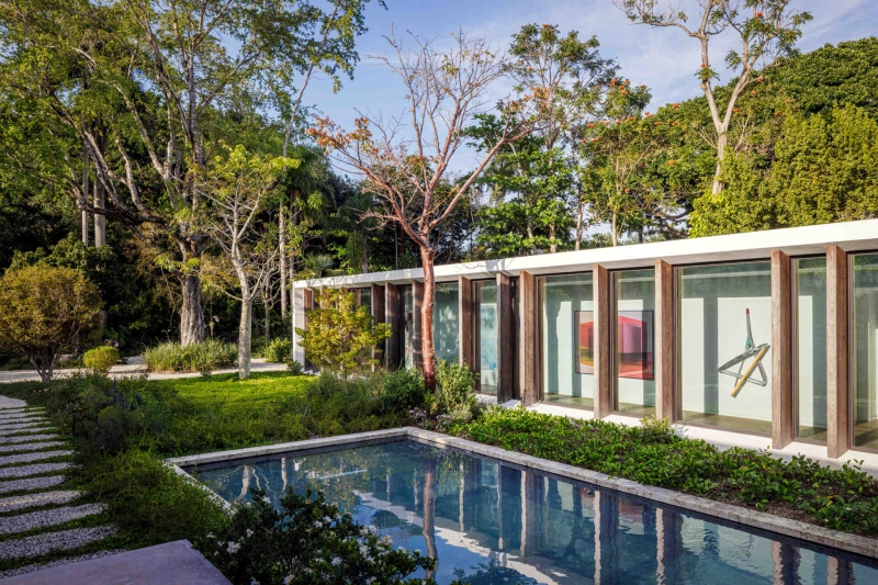 This Miami Home Lifts Daily Life Above the Garden
