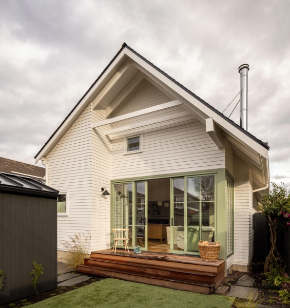 Where Traditional Style Meets Contemporary Craft in a Compact Seattle Home