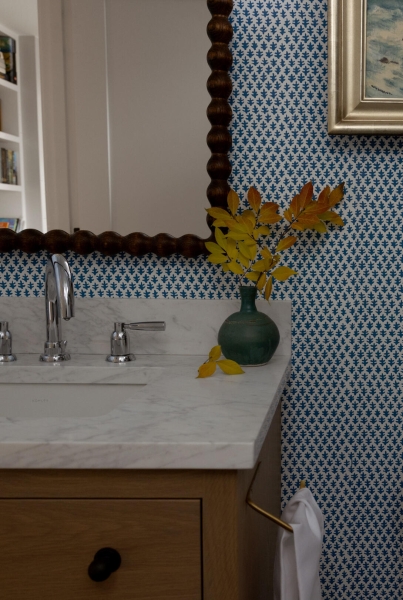 Where Traditional Style Meets Contemporary Craft in a Compact Seattle Home