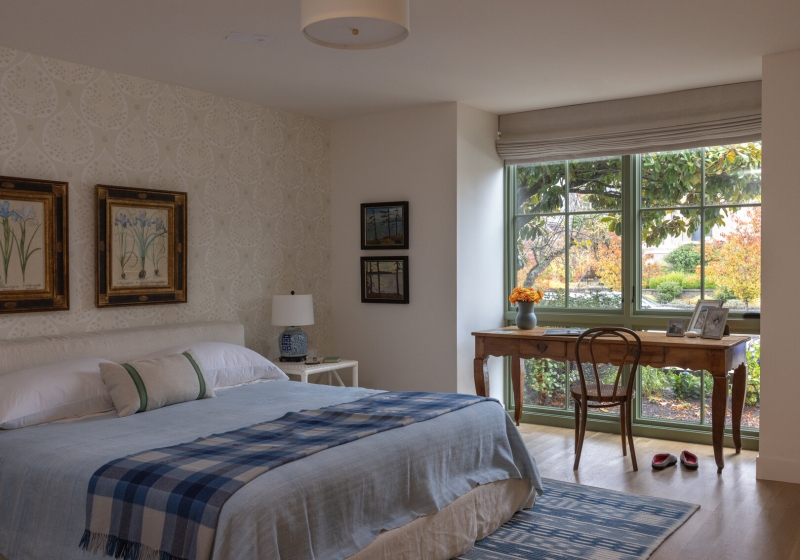 Where Traditional Style Meets Contemporary Craft in a Compact Seattle Home