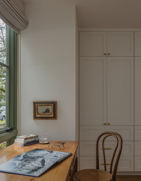 Where Traditional Style Meets Contemporary Craft in a Compact Seattle Home