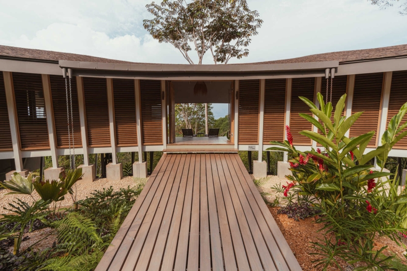 A Modular Structure That Allows a Roof to Flow Like the Landscape