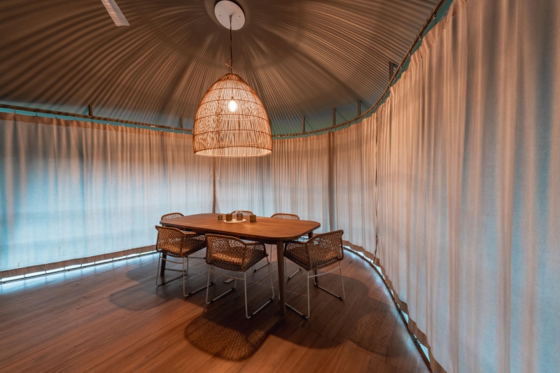 A Modular Structure That Allows a Roof to Flow Like the Landscape