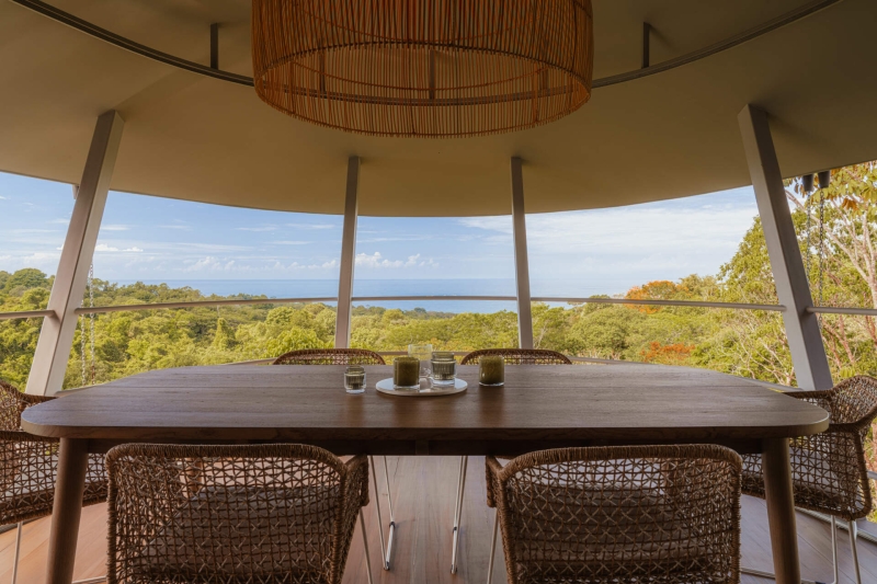 A Modular Structure That Allows a Roof to Flow Like the Landscape