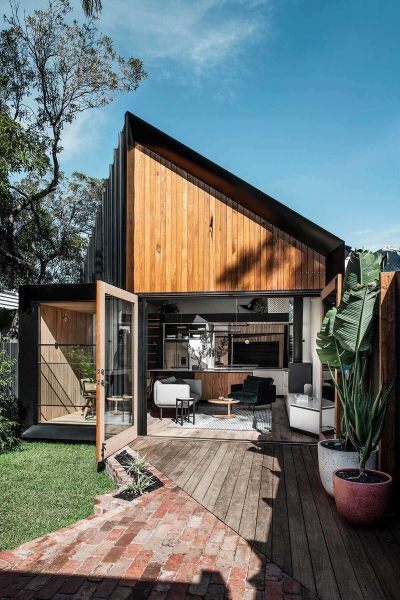 A Narrow Block, A Vaulted Ceiling, And A Bold Rethink Of Suburban Living