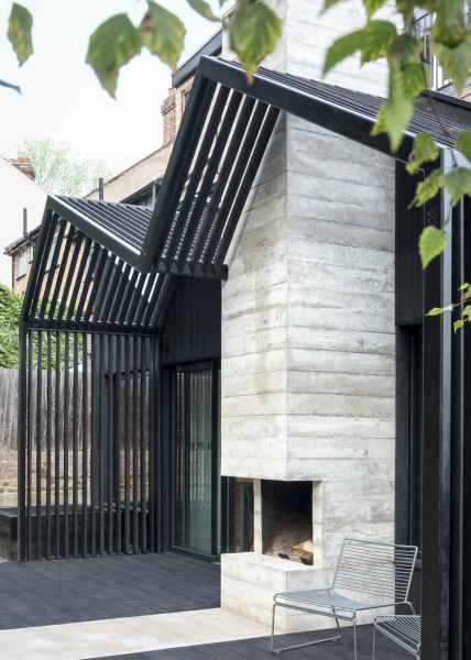 An Angular Extension Completely Changed the Back of This London Terrace