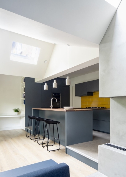 An Angular Extension Completely Changed the Back of This London Terrace