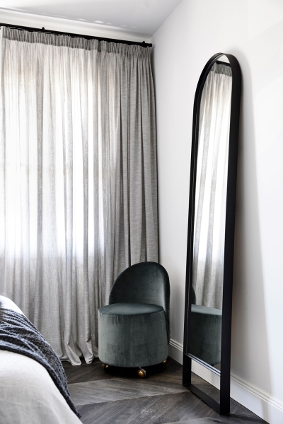 An Indoor Garden Transforms the Center of this Home