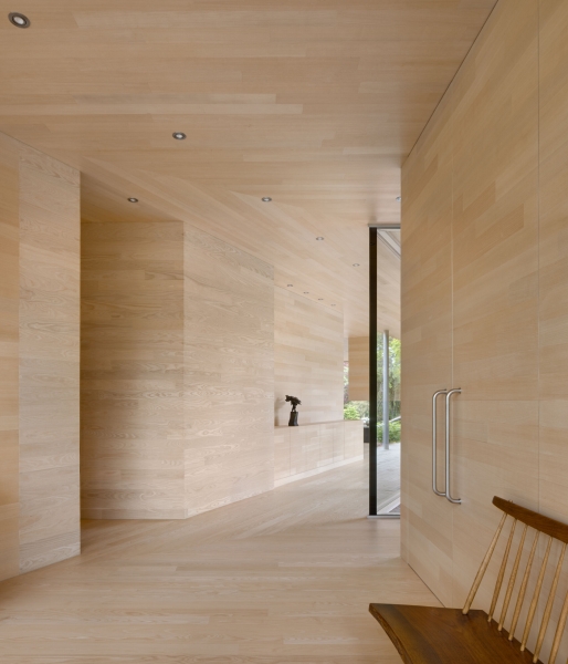 Black Slate, White Ash, and the Landscape That Shapes a Modern Home