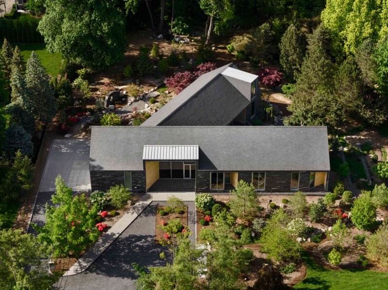 Black Slate, White Ash, and the Landscape That Shapes a Modern Home