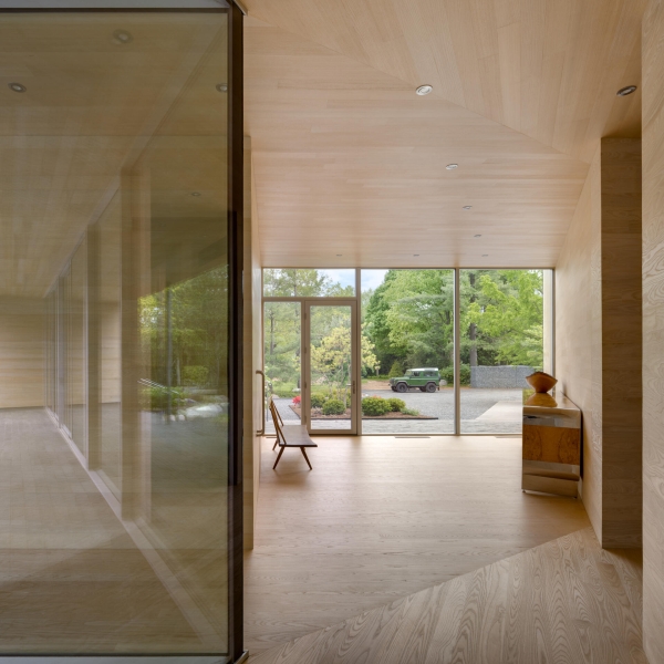 Black Slate, White Ash, and the Landscape That Shapes a Modern Home