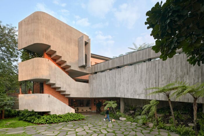 Bumi Pakubuwono | WOFF