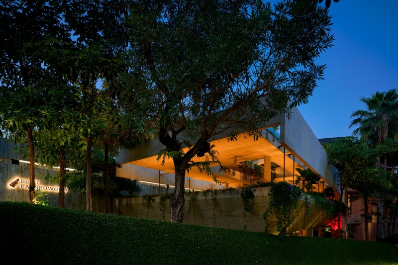 Bumi Pakubuwono | WOFF